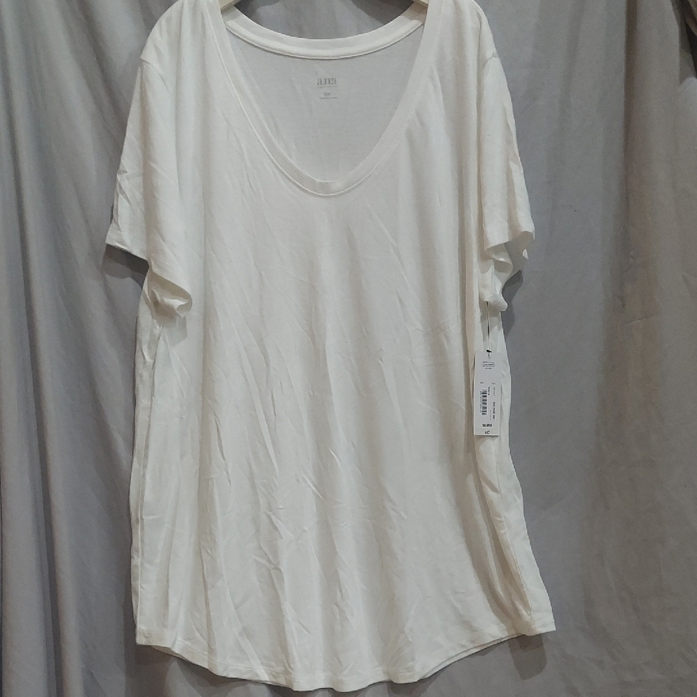 White Women's T-shirt Size XXL